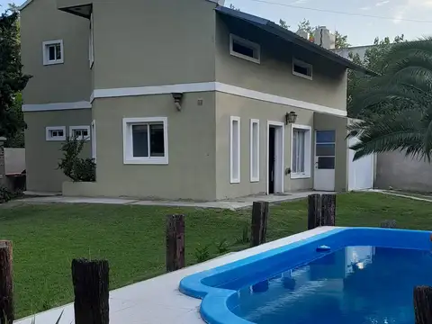 Casa 4 ambientes con 2 baños