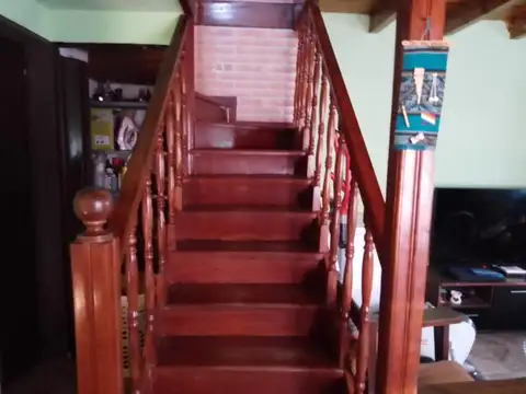 Casa 5 ambientes con 2 baños