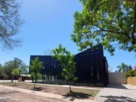 Local en Alquiler en Funes, USD 3.500