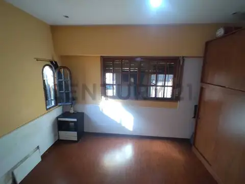 Depto Tipo Casa en Venta con 1 cocheras