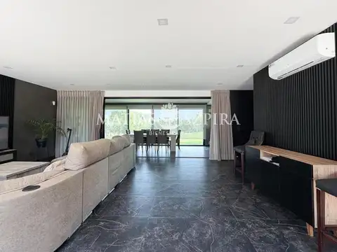 Casa en Venta de 5 dormitorios