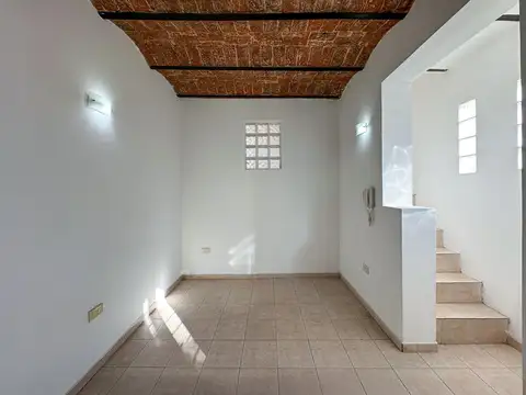 Depto Tipo Casa en Venta al Este