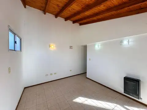 Depto Tipo Casa en Venta de 2 dormitorios
