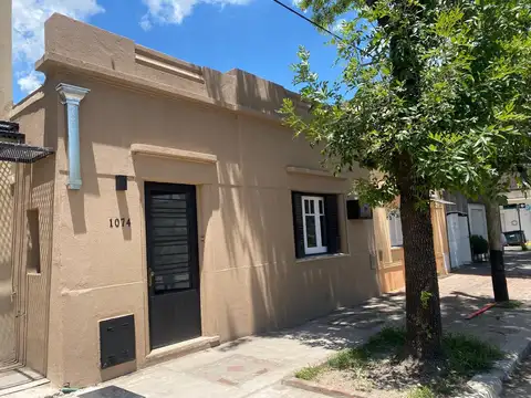 CASA EN ALQUILER. LUJAN CENTRO -BS AS