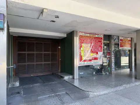 Cochera cubierta en Flores con bajas expensas