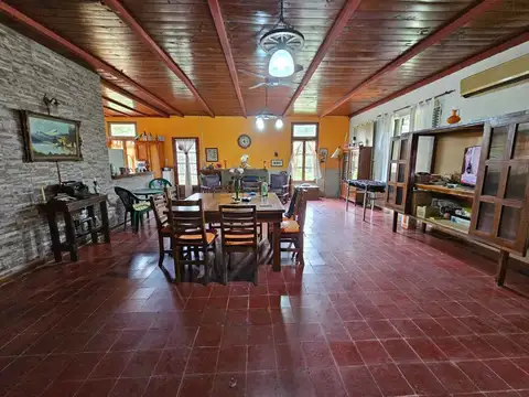 Casa 5 ambientes con 1 baño