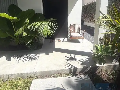 Casa 5 ambientes con 4 baños