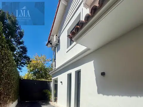 Casa 5 ambientes con 4 baños