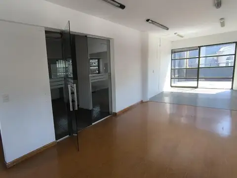 Oficina en Alquiler al Este