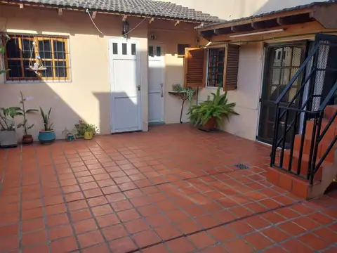 Casa en  LLavallol, lomas de zamora, patio, cochera, parrilla, garage, 3 ambientes, jardin