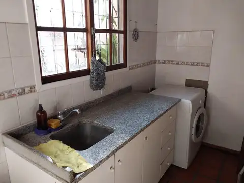 Casa 3 ambientes con 2 baños