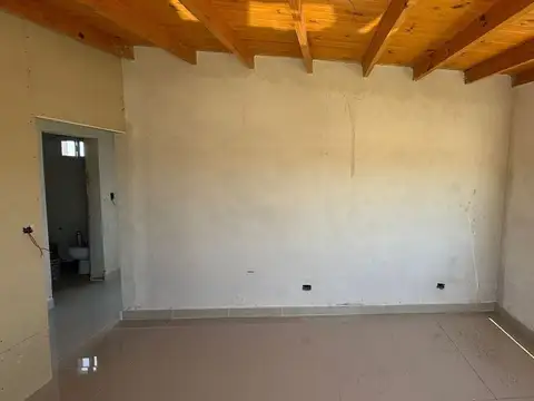 Casa 4 ambientes con 1 baño