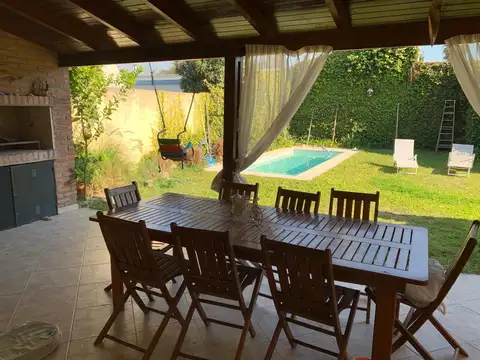 Casa en Venta en Granadero Baigorria, USD 215.000