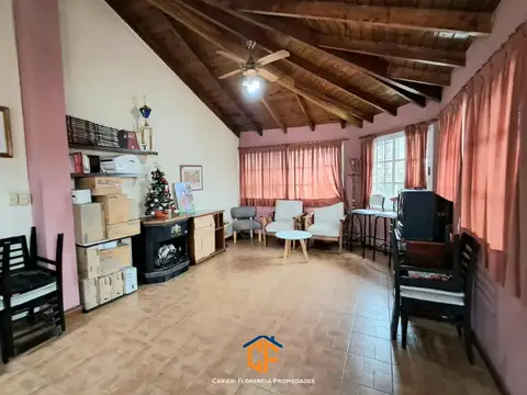 Casa 5 ambientes con 2 baños