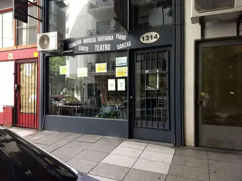 VENDO LOCAL CON 2 BAÑOS PARA TODO DESTINO. BARRIO NORTE