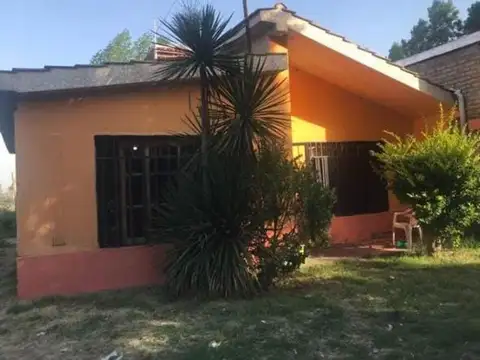 Venta de Casa con Salón Comercial | Rivadavia