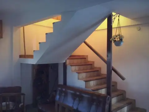 EXCELENTE CHALET EN DOS PLANTAS TERRENO PROPIO