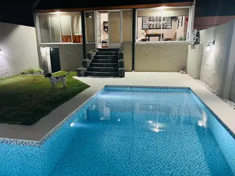 Casa en Venta con 3 cocheras