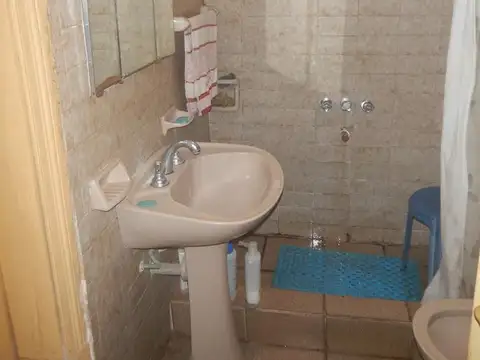 Venta Casa Con 2 Locales