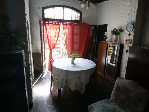 Tipo Casa de 8.66 x 17.50 En Muy Buen Estado