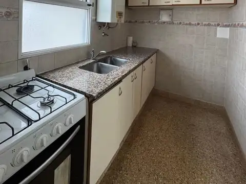 Departamento en Alquiler en Floresta, $ 650.000