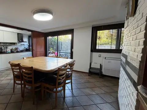 Casa 6 ambientes con 4 baños