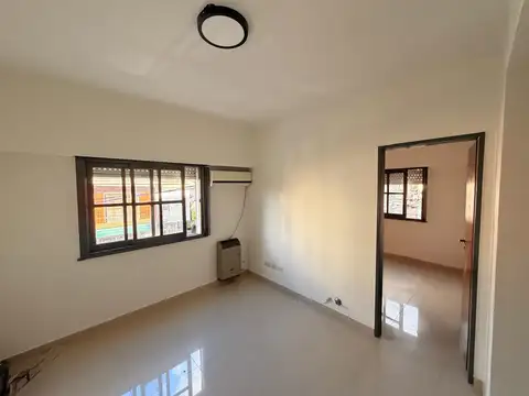 Departamento de 2 amb. en venta en Castelar Norte