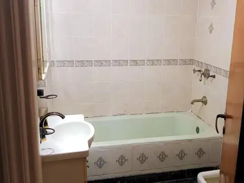 Casa Chalet  en Venta ubicado en Castelar, Morón, G.B.A. Zona Oeste - AMA0002_LP545071_8