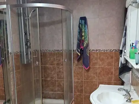 CASA LOTE PROPIO C/ PATIO Y TERRAZA