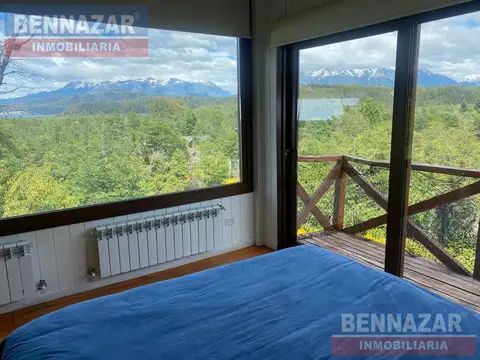 Casa  en venta con 2 dormitorios vista al Cerro  en Villa La Angostura