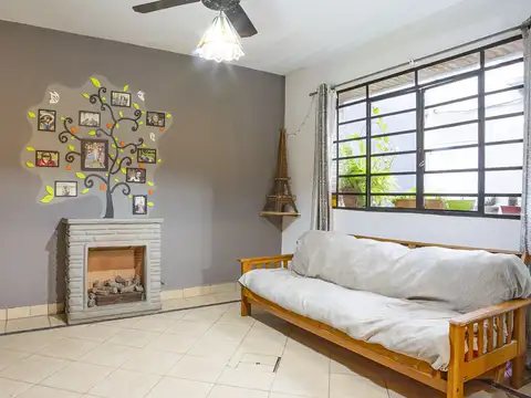 Casa 5 ambientes con 1 baño