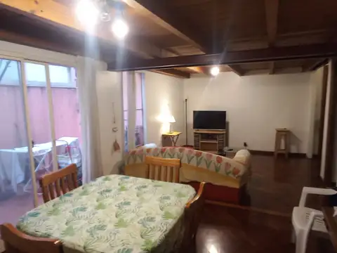 2 y 1/2 Ambientes en Duplex, 80m2, Patio, Muy buen estado