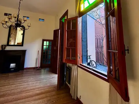 Casa 6 ambientes con 4 baños