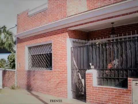 VENTA - CASA 7 AMBIENTES CON PATIO,TERRAZA Y COCHERA CASEROS