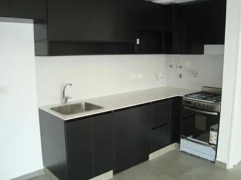 VILLA LURO. EDIFICIO CONSTRUIDO POR NOCITO. AV. RIVADAVIA 10600. Dto 2 AMBIENTES FRENTE BALCON .