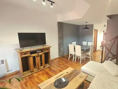 Venta Triplex 4 Ambientes Patio y Cochera V.Sarm