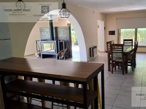 Casa 5 ambientes con 2 baños
