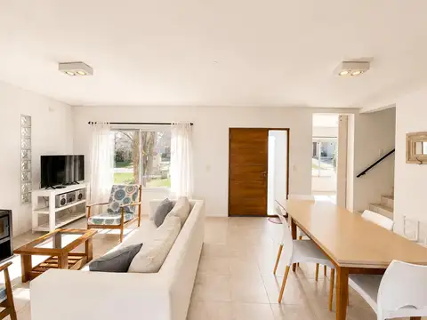 Casa 4 ambientes con 1 baño