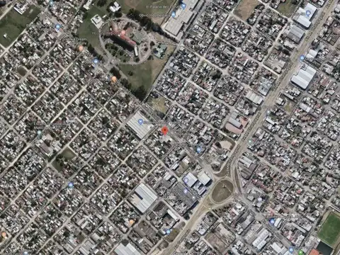 Generoso local y propiedad en planta alta