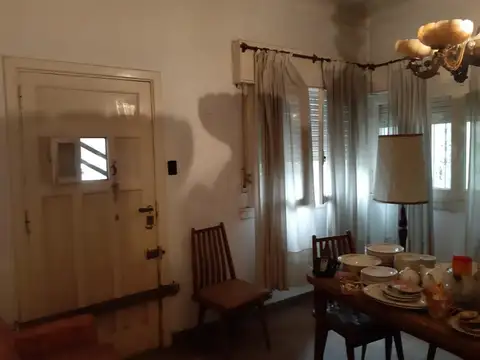 Casa 2 ambientes con 1 baño