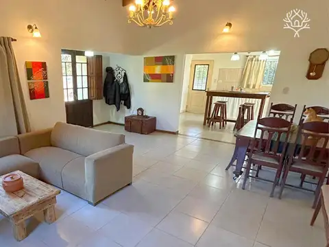Casa en Venta con 2 cocheras