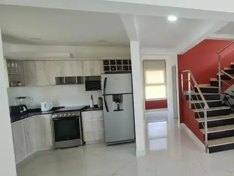 CASA EN LOS BRETES CLUB DE CAMPO