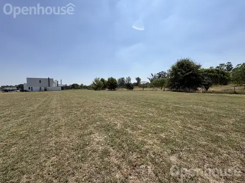 VENTA- EXCELENTE LOTE EN PEBBLE BEACH-PILAR GOLF-ACEPTA PERMUTA Y FINANCIACION