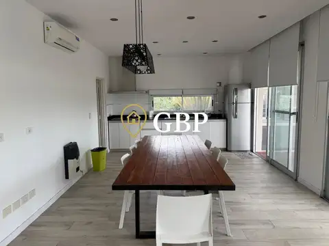Casa 4 ambientes con 3 baños