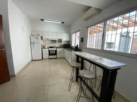 PH en venta, 3 dormitorios en Victoria, reciclado, oportunidad, con parrilla