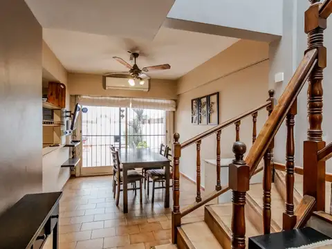 Depto Tipo Casa en Venta en Villa del Parque, USD 298.000