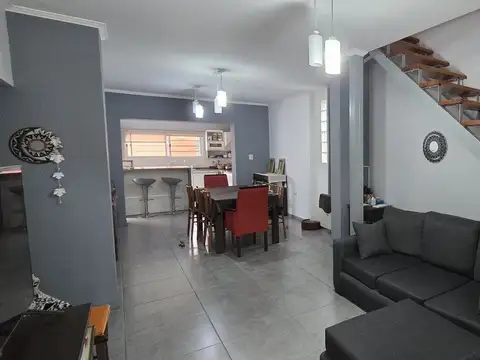 Venta Casa 3 Dormitorios, patio pileta San Lorenzo