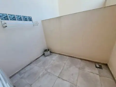 Depto Tipo Casa 2 ambientes con 1 baño