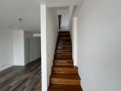 INVERSIÓN!  VENTA DE AMPLIO DPTO DUPLEX DE CAT.