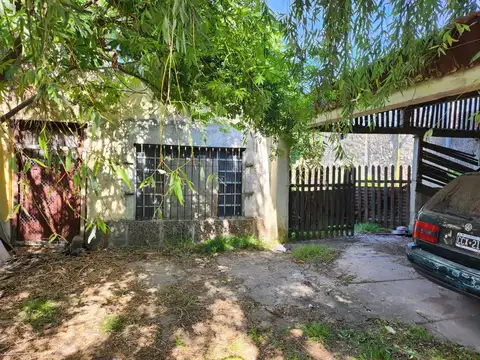 VENTA DE LOCAL CON COCHERAS Y TERRENO EN EZEIZA